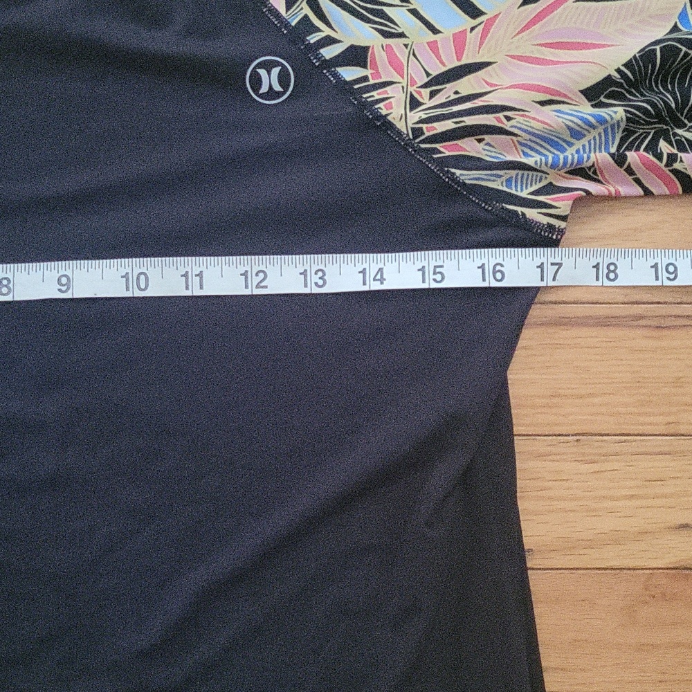 Hurley Rashguard - Picture 4 of 5